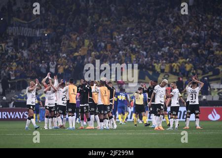 Sao Paulo, Brasilien. 28.. Juni 2022. SP - Sao Paulo - 06/28/2022 - LIBERTADORES 2022, CORINTHIANS X BOCA JUNIORS - Corinthians Spieler verlassen das Feld nach einem Spiel gegen Boca Juniors im Arena Corinthians Stadion für die Copa Libertadores 2022 Meisterschaft. Foto: Ettore Chiereguini/AGIF/Sipa USA Quelle: SIPA USA/Alamy Live News Stockfoto