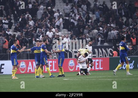 Sao Paulo, Brasilien. 28.. Juni 2022. SP - Sao Paulo - 06/28/2022 - LIBERTADORES 2022, CORINTHIANS X BOCA JUNIORS - Boca Juniors Spieler verlassen das Feld nach einem Spiel gegen Corinthians im Arena Corinthians Stadion für die Copa Libertadores 2022 Meisterschaft. Foto: Ettore Chiereguini/AGIF/Sipa USA Quelle: SIPA USA/Alamy Live News Stockfoto