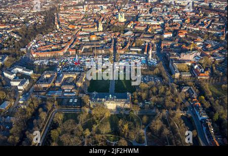 Luftaufnahme, Senden - Folk, Festival, Festspielplatz auf dem Schlossplatz auf Schloss Münster, Altstadt und Paulskathedrale, Münster, Münsterland, N Stockfoto