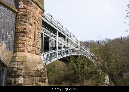 Alte Eiseneisenbahn-Brücke über den Fluss Severn bei Bewdley in Worcestershire Stockfoto