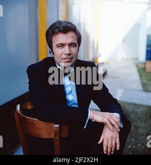 Rainer Holbe, deutscher Fernsehmoderator, Journalist und Autor, Portrait, Deutschland, 1980. Rainer Holbe, deutscher TV-Moderator, Journalist und Autor, Portrait, Deutschland, 1980. Stockfoto