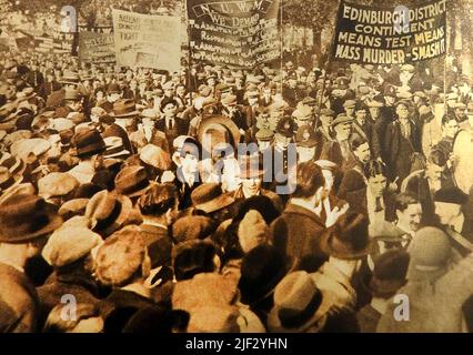 Großbritannien 1932 nationaler Hungermarsch, schottische Gewerkschaftsmitglieder kommen im Hyde Park an. Der Nationale Hungermarsch von September bis Oktober 1932 war der größte hungermarsch der Zeit, der durch die Armut infolge der Massenarbeitslosigkeit in der Großen Depression verursacht wurde. Der marsch wurde von der Nationalen Arbeitslosen-Bewegung (NUWM) organisiert. Stockfoto