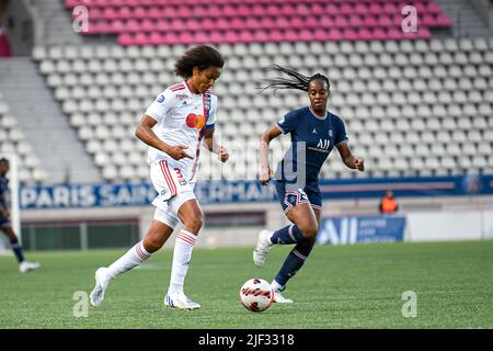 Wendie Renard von OL und Marie Antoinette Katoto von PSG während der französischen Frauenmeisterschaft, D1 Arkema Fußballspiel zwischen Paris Saint-Germain (PSG) und Olympique Lyonnais (Lyon, OL) am 29. Mai 2022 im Jean Bouin Stadion in Paris, Frankreich. Foto von Victor Joly/ABACAPRESS.COM Stockfoto