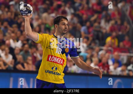 KÖLN, DEUTSCHLAND - 19. JUNI 2022: 23 Arkadiusz Moryto. EHF FINAL4 Men Barca - Lomza Vive Kielce Stockfoto