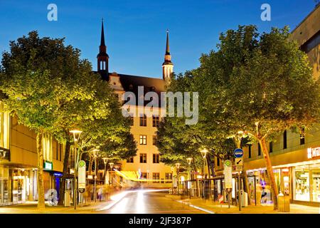 Alte Universitätsstraße und Domus Universitatis in der Altstadt am Abend, Deutschland, Rheinland-Pfalz, Mainz Stockfoto