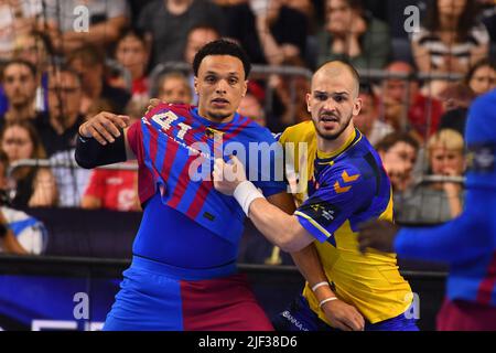 KÖLN, DEUTSCHLAND - 19. JUNI 2022: EHF FINAL4 Men Barca - Lomza Vive Kielce Stockfoto