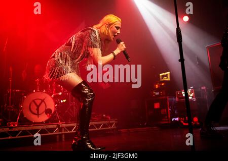 Yonaka live auf der Bühne bei Manchester 2022 Stockfoto