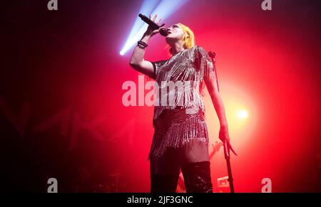 Yonaka live auf der Bühne bei Manchester 2022 Stockfoto