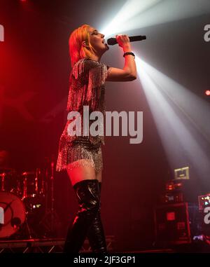 Yonaka live auf der Bühne bei Manchester 2022 Stockfoto