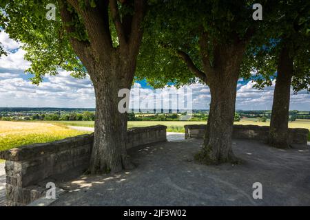 Deutschland, Coesfeld, Berkel, Baumberge, Münsterland, Westfalen, Nordrhein-Westfalen, NRW, drei Linden Höhe auf dem Coesfeld, Aussichtspunkt Stockfoto