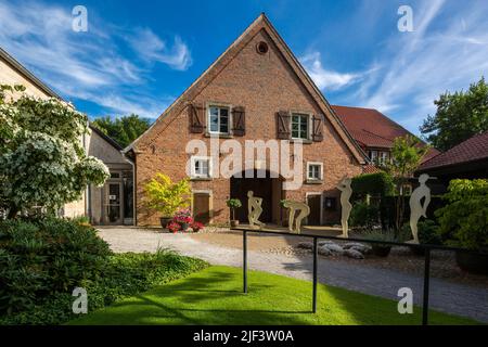 Deutschland, Coesfeld, Coesfeld-Lette, Buchstabe Berg, Berkel, Baumberge, Münsterland, Westfalen, Nordrhein-Westfalen, NRW, Glasmuseum Alter Hof Herding Stockfoto