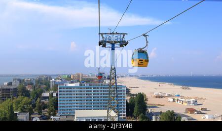 September 14 2021 - Constanta in Rumänien: Blick von der Gondel für Touristen über eine Mamaia, einem beliebten Ferienort Stockfoto