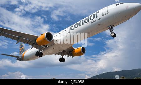 Condor, rechtlich als Condor Flugdienst GmbH gegründet, ist eine deutsche Ferienfluggesellschaft mit Sitz in Frankfurt. Stockfoto