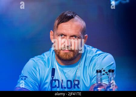 LONDON, GROSSBRITANNIEN. 29. Juni 2022. Oleksandr Osyk während der Matchroomboxing Presents - Usyk vs Joshua Pressekonferenz im Four Seasons Hotel am Mittwoch, 29. Juni 2022 in LONDON (nur für redaktionelle Verwendung, Lizenz für kommerzielle Nutzung erforderlich. Keine Verwendung bei Wetten, Spielen oder Veröffentlichungen einzelner Vereine/Vereine/Spieler.) Kredit: Taka G Wu/Alamy Live Nachrichten Stockfoto