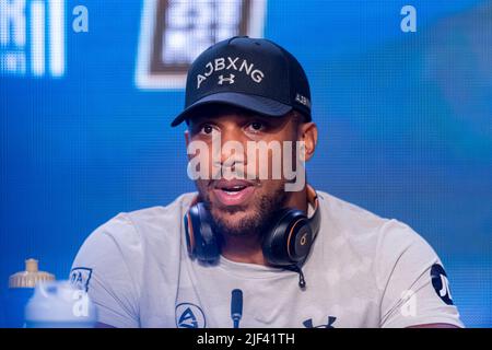 LONDON, GROSSBRITANNIEN. 29. Juni 2022. Anthony Joshua während der Matchroomboxing Presents - Usyk vs Joshua Pressekonferenz im Four Seasons Hotel am Mittwoch, 29. Juni 2022 in LONDON (nur für redaktionelle Verwendung, Lizenz für kommerzielle Nutzung erforderlich. Keine Verwendung bei Wetten, Spielen oder Veröffentlichungen einzelner Vereine/Vereine/Spieler.) Kredit: Taka G Wu/Alamy Live Nachrichten Stockfoto