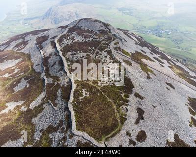 Luftaufnahme des Tre'r Ceiri Iron Age Hillfort in Nord-Wales Stockfoto