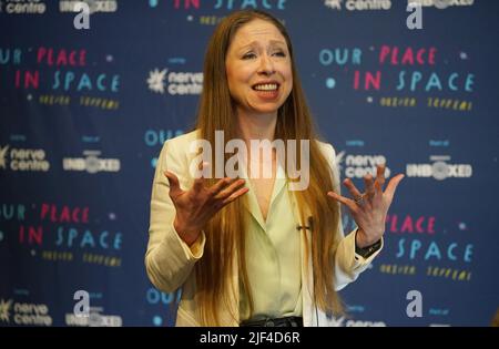 Chelsea Clinton im Gespräch im Lyric Theatre in Belfast. Bilddatum: Mittwoch, 29. Juni 2022. Stockfoto