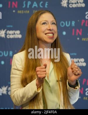 Chelsea Clinton im Gespräch im Lyric Theatre in Belfast. Bilddatum: Mittwoch, 29. Juni 2022. Stockfoto