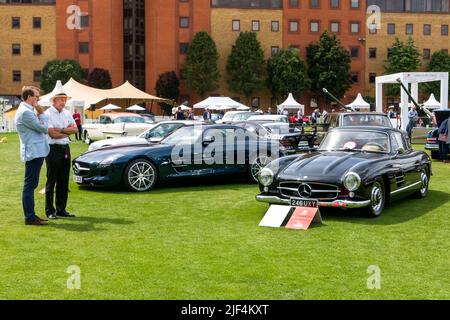 1955 Sieger der Mercedes-Benz 300SL Flügeltürer-Klasse beim London Concours bei der Honourable Artillery Company in der City of London UK Stockfoto