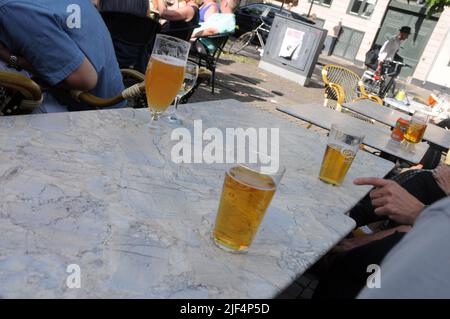 Kopenhagen /Dänemark/29. Juni 2022/Besucher des Jazz-Festivals auf Hojbro-Plads in der dänischen Hauptstadt Kopenhagen, Dänemark. (Foto..Francis Dean/Dean Picics. Stockfoto