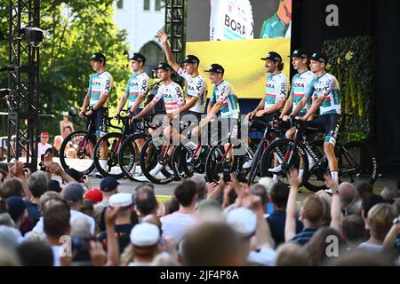 Die Abbildung zeigt die Präsentation des Teams vor der Ausgabe 109. des Radrennens der Tour de France am Mittwoch, den 29. Juni 2022 in Kopenhagen, Dänemark. Die diesjährige Tour de France findet vom 01. Bis 24. Juli 2022 statt und startet mit drei Etappen in Dänemark. BELGA FOTO JASPER JACOBS Stockfoto