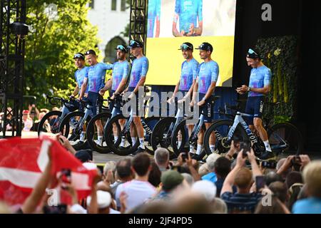 Die Abbildung zeigt die Präsentation des Teams vor der Ausgabe 109. des Radrennens der Tour de France am Mittwoch, den 29. Juni 2022 in Kopenhagen, Dänemark. Die diesjährige Tour de France findet vom 01. Bis 24. Juli 2022 statt und startet mit drei Etappen in Dänemark. BELGA FOTO JASPER JACOBS Stockfoto