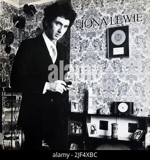 Jona Lewie: 1978. Frontcover der LP: „Auf der anderen Seite gibt es Eine Faust“ Stockfoto