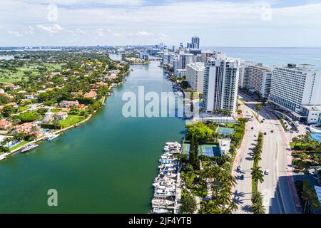 Miami Beach Florida, Luftaufnahme von oben, Indian Creek Atlantic Ocean Collins Avenue Hochhaus-Wohngebäude, La Gorce Island Stockfoto
