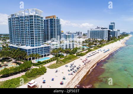 Miami Beach Florida, Luftaufnahme von oben, Atlantikküste am Meer, öffentliche Strandpromenade am Strand, Bel Aire am Ozean Ferienwohnung Stockfoto