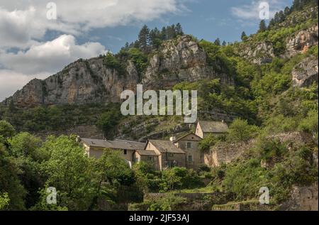 Historische Gebäude in der Gemeinde Sainte-Enimie, Gorges du Tarn Causses, Ozitanien, Frankreich Stockfoto