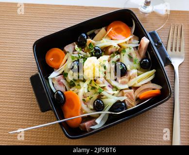 Schweineohrsalat, Gericht der portugiesischen Küche Stockfoto