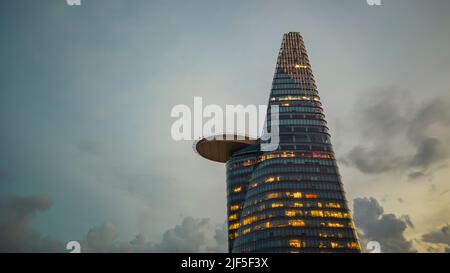 15. Juni 2022: Bitexco Finanzturm 267 Meter hoch, im Zentrum von District 1, Ho Chi Minh City, Vietnam Stockfoto