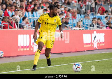 Toronto, Kanada. 29.. Juni 2022. Steven Moreira (31) von Columbus wurde während des MLS-Spiels zwischen dem FC Toronto und dem Columbus SC auf dem BMO-Feld in Aktion gesehen. Das Spiel endete 2-1 für Columbus SC. (Foto von Angel Marchini/SOPA Images/Sipa USA) Quelle: SIPA USA/Alamy Live News Stockfoto