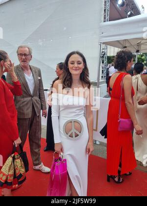 Lea van Acken bei der Ankunft zum Deutschen Filmpreis 2022 im Palais am Funkturm. Berlin, 24.06.2022 Stockfoto