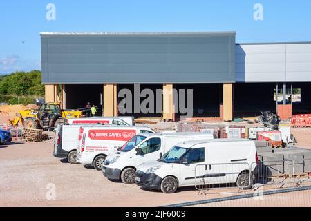 Prestatyn, Großbritannien. Juni 22, 2022. Die Bauarbeiten für den neuen Home Bargains-Laden gehen voran. Stockfoto