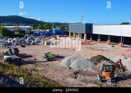 Prestatyn, Großbritannien. Juni 22, 2022. Die Bauarbeiten für den neuen Home Bargains-Laden gehen voran. Stockfoto