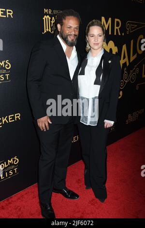 New York, NY, USA. 29.. Juni 2022. Franklin Leonard, Emma Holly Jones bei der Ankunft für MR. MALCOLM'S LIST Premiere, DGA New York Theatre, New York, NY 29. Juni 2022. Quelle: Quoin Pics/Everett Collection/Alamy Live News Stockfoto