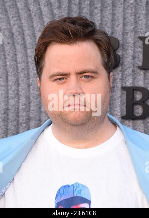 Los Angeles, USA. 29.. Juni 2022. Paul Walter Hauser beim Spaziergang auf dem roten Teppich bei der Premiere von Apple TV „Black Bird“ auf dem roten Teppich am 29. Juni 2022 in Bruin Westwood in Los Angeles, CA. (Foto von Scott Kirkland/Sipa USA) Quelle: SIPA USA/Alamy Live News Stockfoto