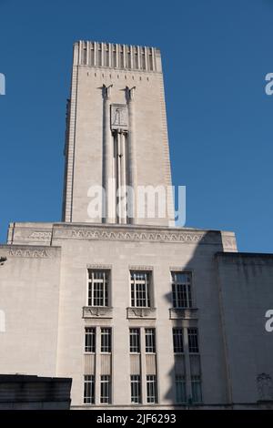 Mersey Tunnel Lüftungsturm und Georges Dock Building in Liverpool Stockfoto