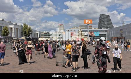 Poznań, POLEN - 17. JUNI 2022: Hauptplatz der Internationalen Messe Poznań, Pyrkon Convention Stockfoto