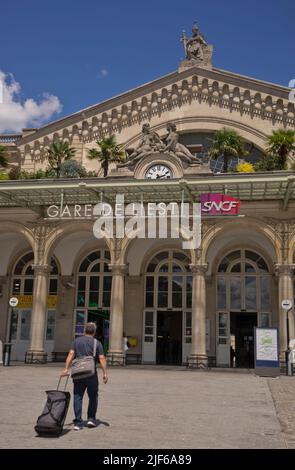 Passagiere am Bahnhof Gare de l'Est in Paris, Frankreich, Europa Stockfoto