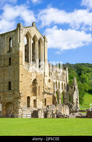 Rievaulx Abbey ruins Rievaulx Village North York Moors Nationalpark Yorkshire England GB Europa Stockfoto