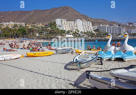 Strandleben, Badestrand an Ferienorten, Anfi del Mar, Arguineguin, Kanarischen Inseln, Spanien, Europa Stockfoto