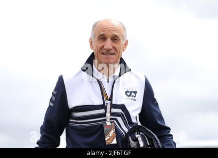 Franz Tost, Teamprinciple von AlphaTauri, kommt vor dem Grand Prix von Großbritannien 2022 in Silverstone, Towcester, am Fahrerlager an. Bilddatum: Donnerstag, 30. Juni 2022. Stockfoto