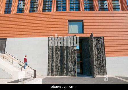 Eingang zum Kloster Los Jeronimos, von Rafael Moneo. El Prado Museum, Madrid, Spanien. Stockfoto