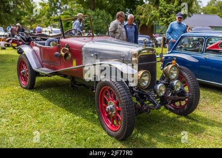 Alvis-Oldtimer auf dem Juni-Scramble, der am 19. Juni 2022 im Bicester Heritage Centre stattfindet Stockfoto