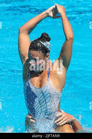 Budapest, Ungarn, 25.. Juni 2022. Claudia Coletti aus den USA tritt am 9. Tag der Budapester FINA-Weltmeisterschaft 2022 im Alfred Hajos National Aquatics Complex in Budapest, Ungarn, im Mixed Duet Free-Finale an. 25. Juni 2022. Kredit: Nikola Krstic/Alamy Stockfoto