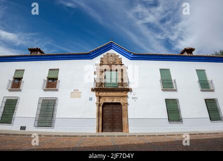 ALMAGRO, SPANIEN – 11. OKTOBER 2021: Palast der Marquis von Torremejia. Es wurde im 16. Jahrhundert erbaut Stockfoto