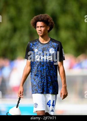 Sidi SANE (GE) Fußball-Testspiel VfB Huels - FC Schalke 04 (GE) 0:14, am 29.. Juni 2022 in Marl/Deutschland. #Die DFL-Vorschriften verbieten die Verwendung von Fotos als Bildsequenzen und/oder quasi-Video # Â Stockfoto