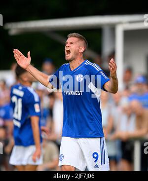 Simon TERODDE (GE) Geste, Geste, Fußball-Testspiel VfB Huels - FC Schalke 04 (GE) 0:14, am 29.. Juni 2022 in Marl/Deutschland. #Die DFL-Vorschriften verbieten die Verwendung von Fotos als Bildsequenzen und/oder quasi-Video # Â Stockfoto